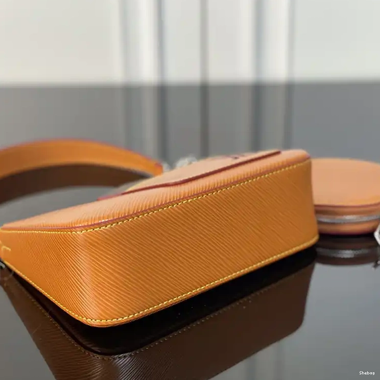 LV 2304DJ0073 Bag 0727